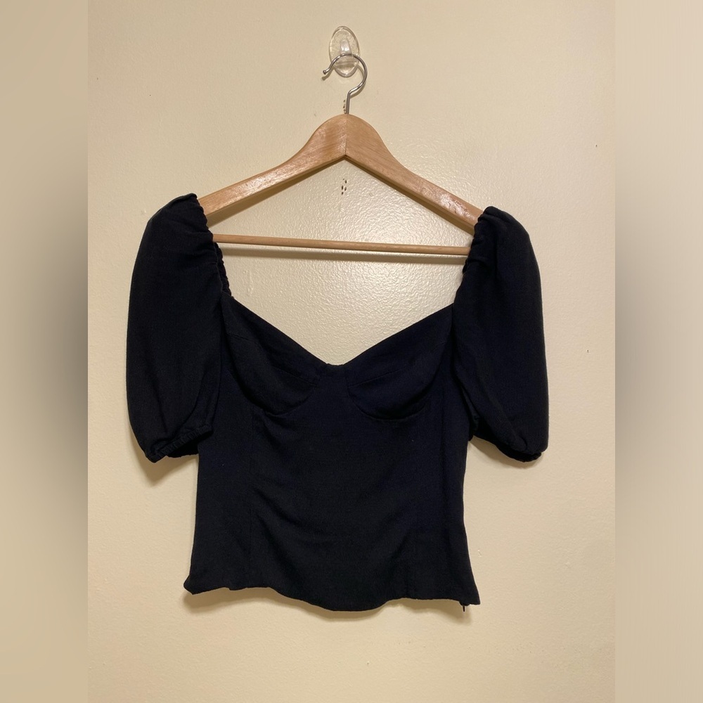Wilfred Aritzia Black Puff Sleeve Sweetheart Top. Size S
